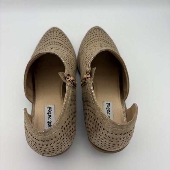 Not Rated Anouk Gold Metallic Shimmer Side Zip Laser Booties; Like New; Size 9.5 - Picture 8 of 15